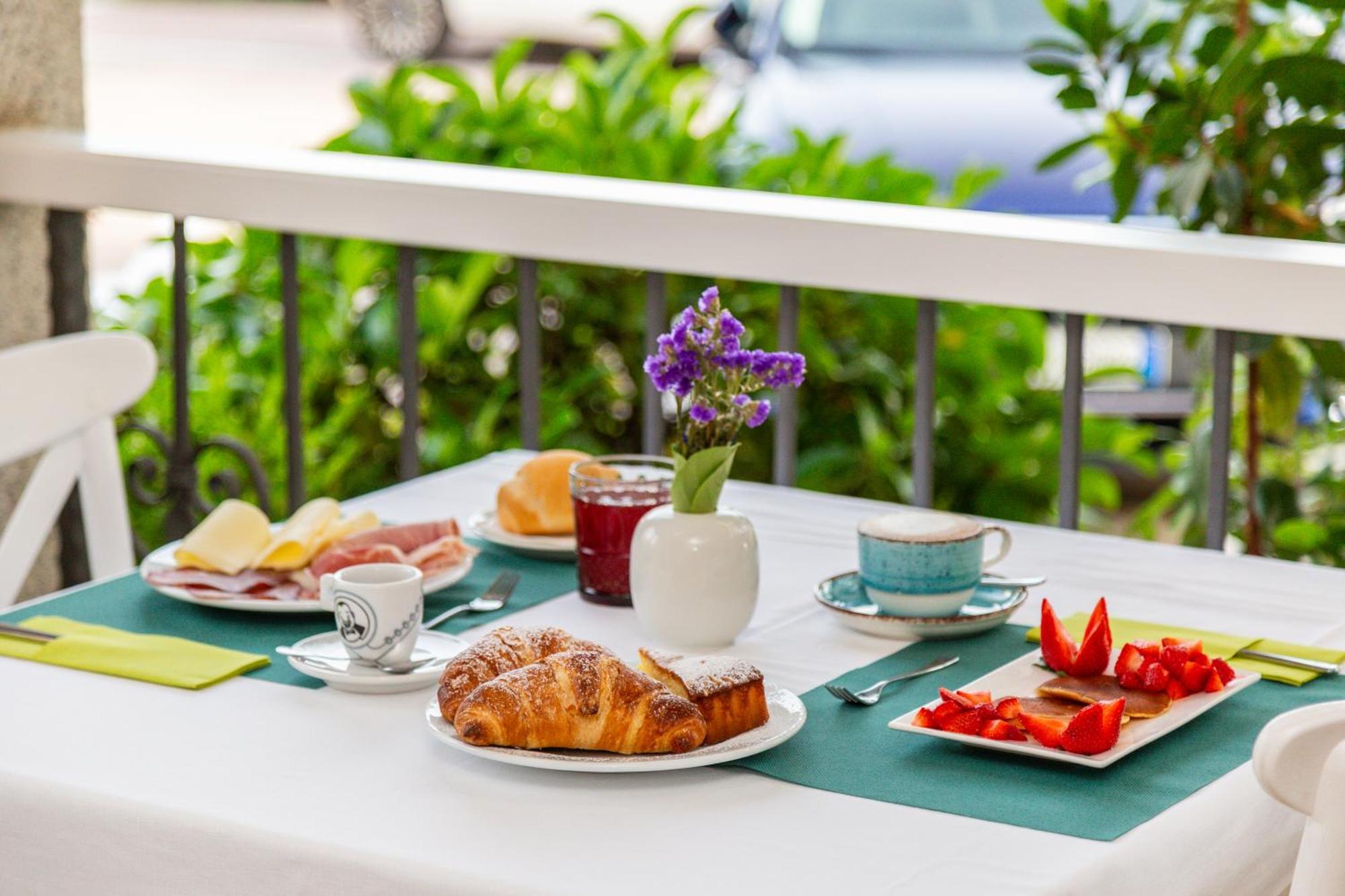 Hotel Donatella Посада Экстерьер фото